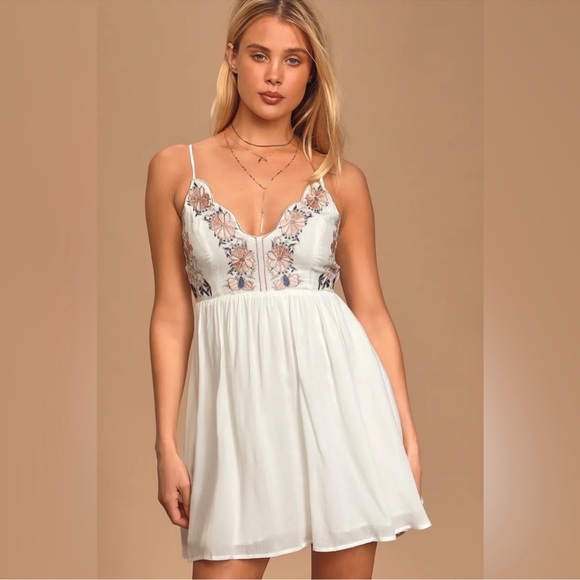 Lulu’s Daisy Petal Pickin' Embroidered Dress, Extra Small - Picture 3 of 16